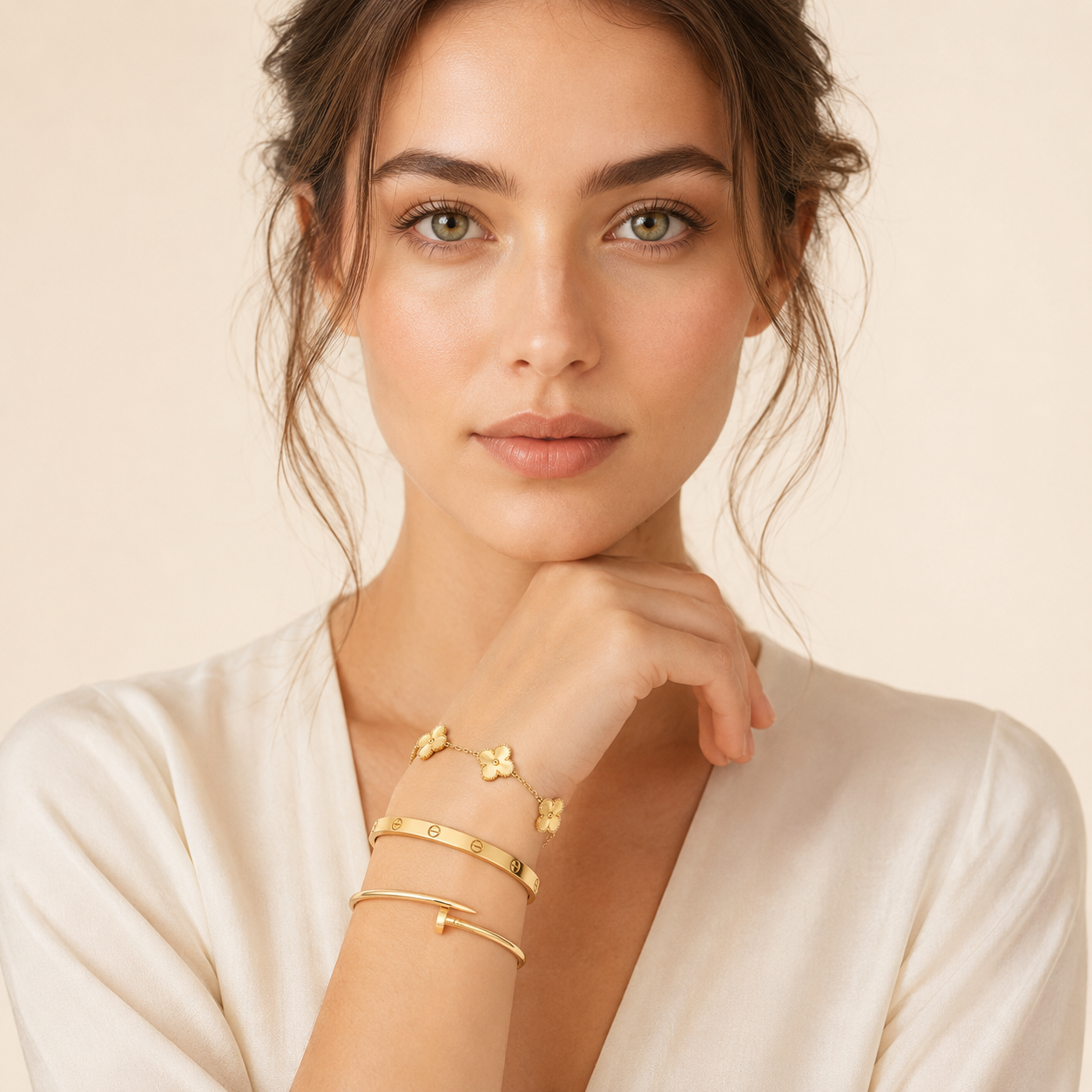 Parure de Bracelets Femme – Ensemble de 3 Bracelets Fleur et Joncs en Acier Inoxydable Doré Style Élégant