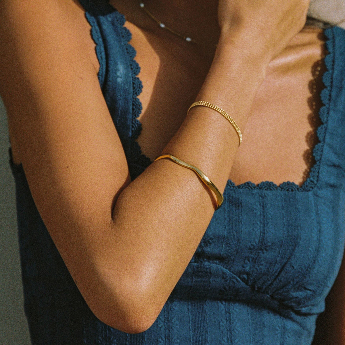 Bracelet Jonc Ouvert Ondulé Femme Acier Inoxydable