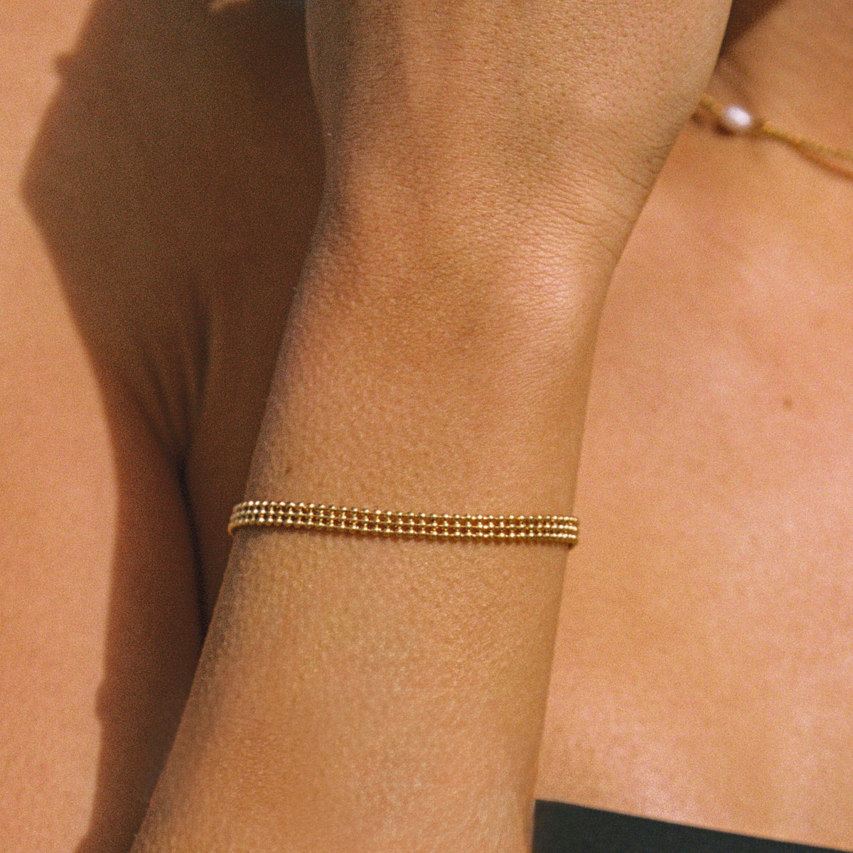 Bracelet Multirangs Billes Dorées Femme Acier Inoxydable