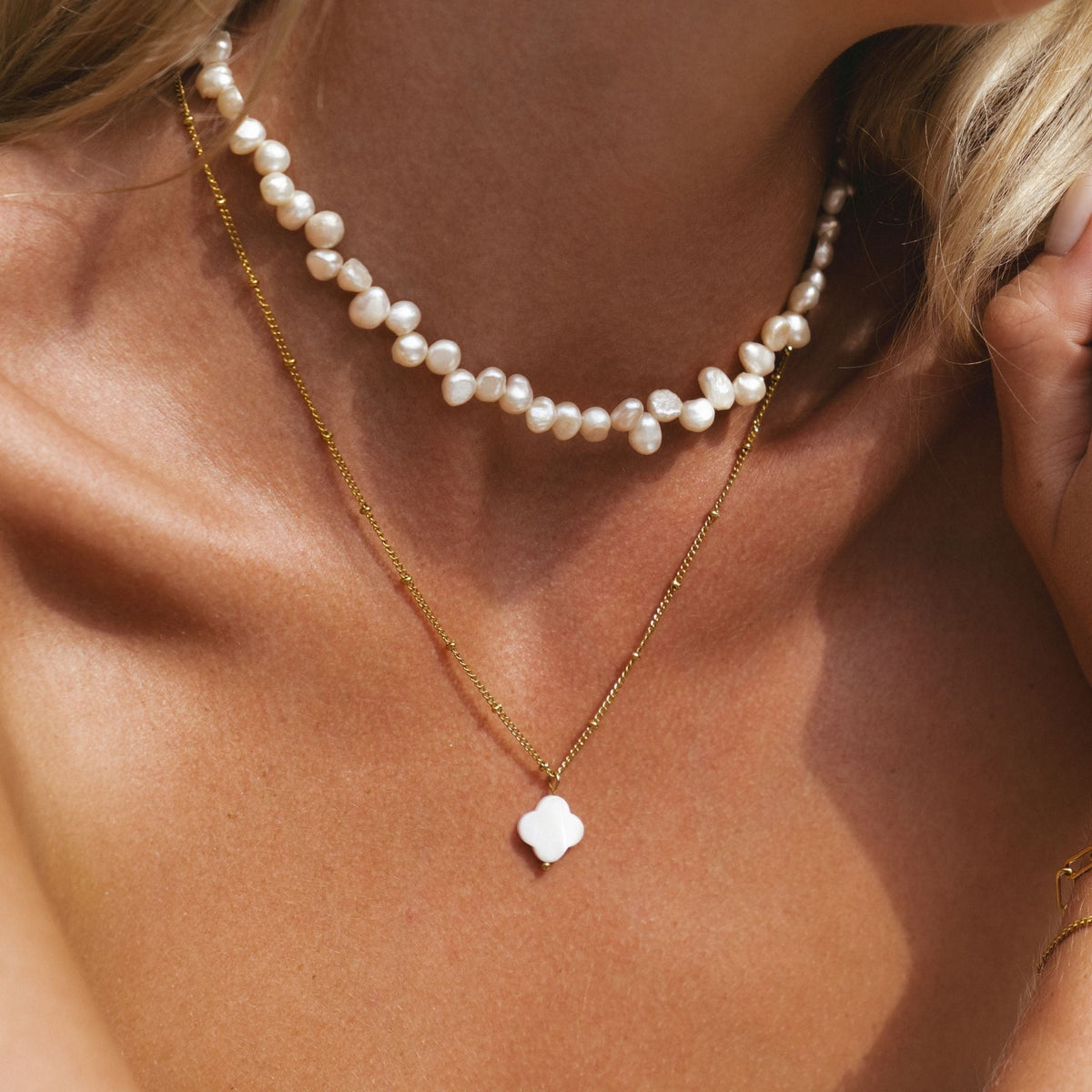 Collier Trèfle Nacre Chaîne Perlée Femme Acier Inoxydable