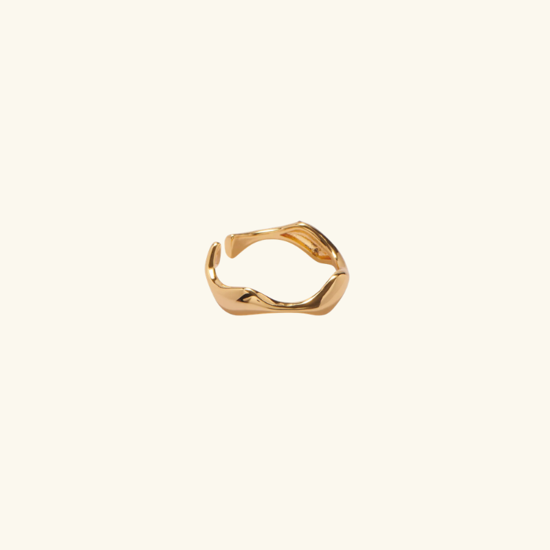 Bague Ondulée Femme – Design Fluide en Acier Inoxydable Ajustable