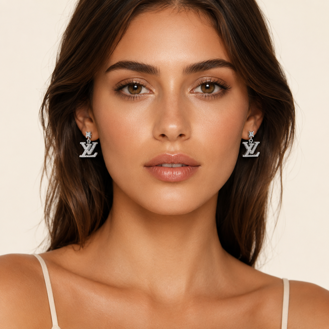 Boucles d’Oreilles Femme – Pendentif Monogramme Cristallisé en Acier Inoxydable Argenté Style Élégant