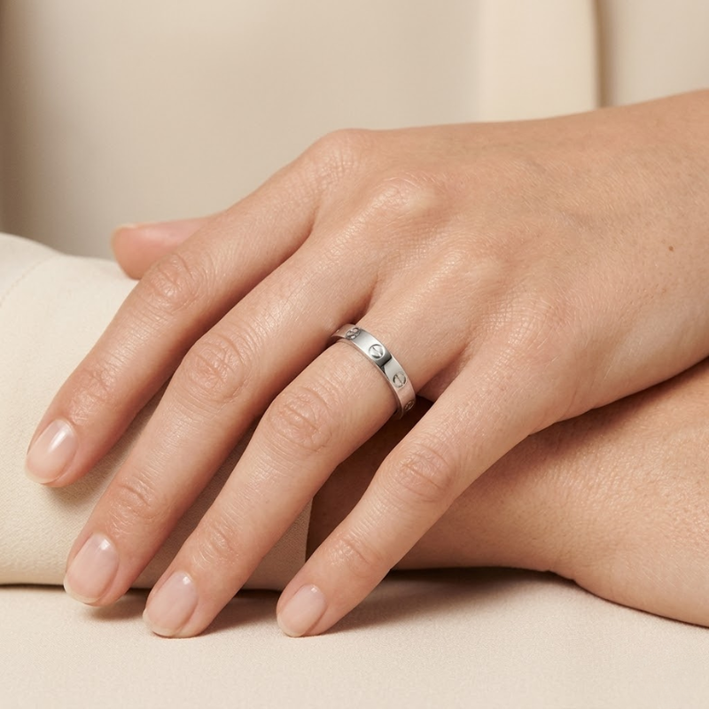 Bague Éternité Femme – Acier Inoxydable Doré avec Détails Sertis Style Classique