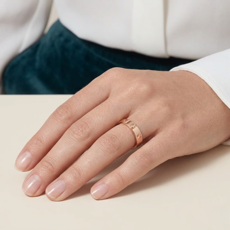Bague Éternité Femme – Acier Inoxydable Doré avec Détails Sertis Style Classique