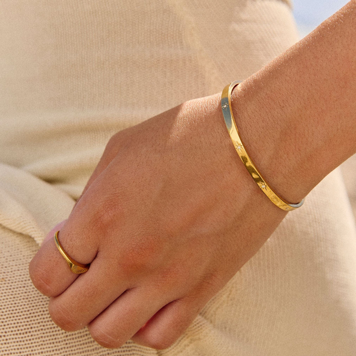 Bracelet Jonc Ouvert Étoiles Zircons Femme Acier Inoxydable