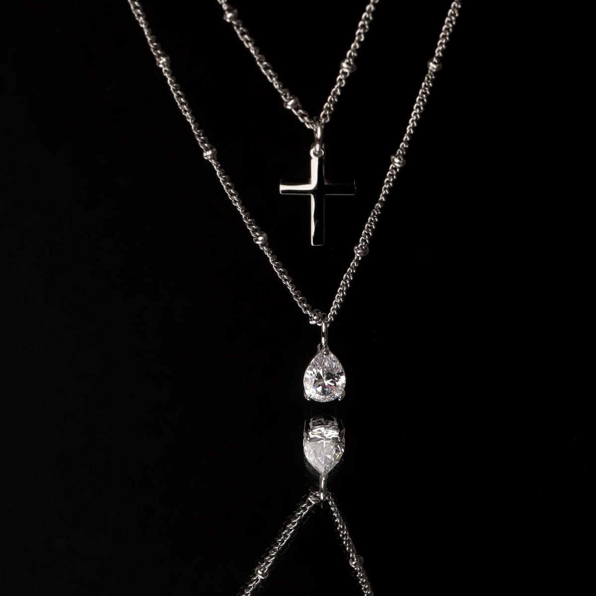 Collier Croix Minimaliste Chaîne Perlée Femme Acier Inoxydable