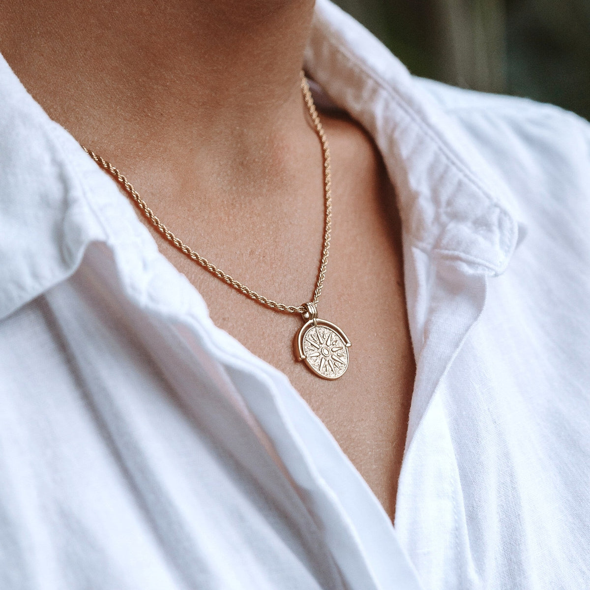 Collier Médaillon Soleil Maille Corde Femme Acier Inoxydable