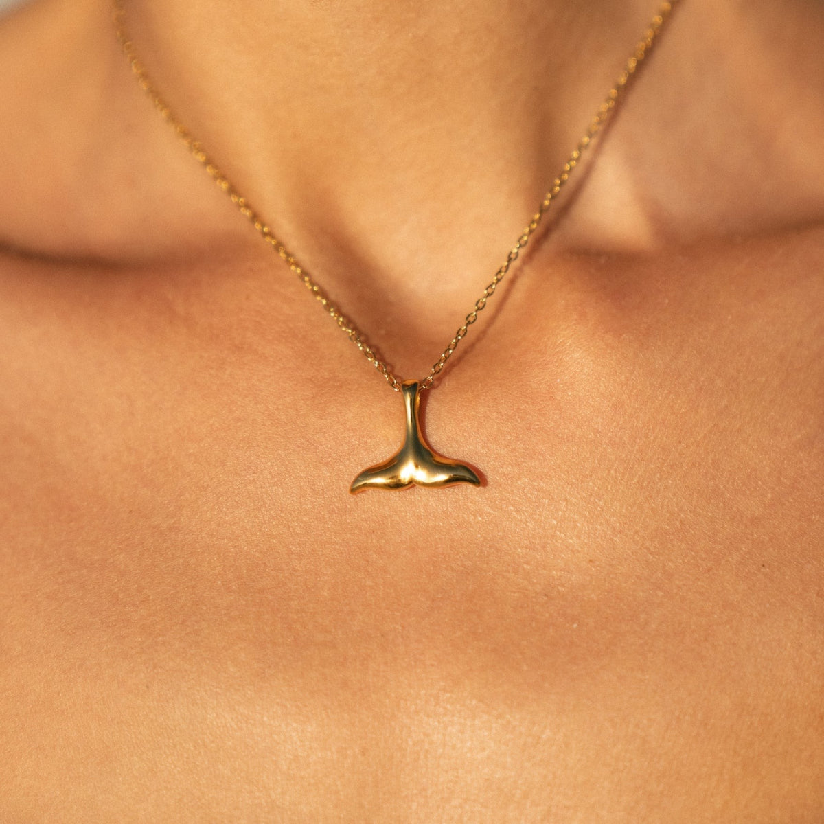 Collier Pendentif Queue de Baleine Femme Acier Inoxydable