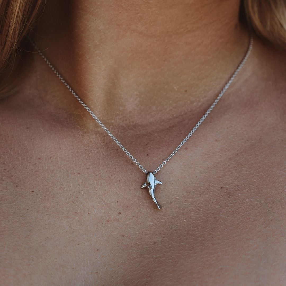 Collier Pendentif Requin Chaîne Fine Femme Acier Inoxydable