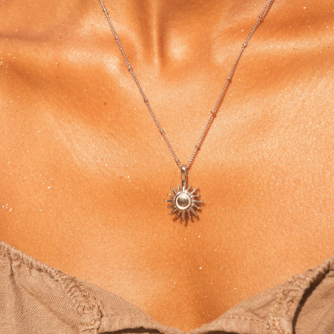 Collier Pendentif Soleil Chaîne Perlée Femme Acier Inoxydable