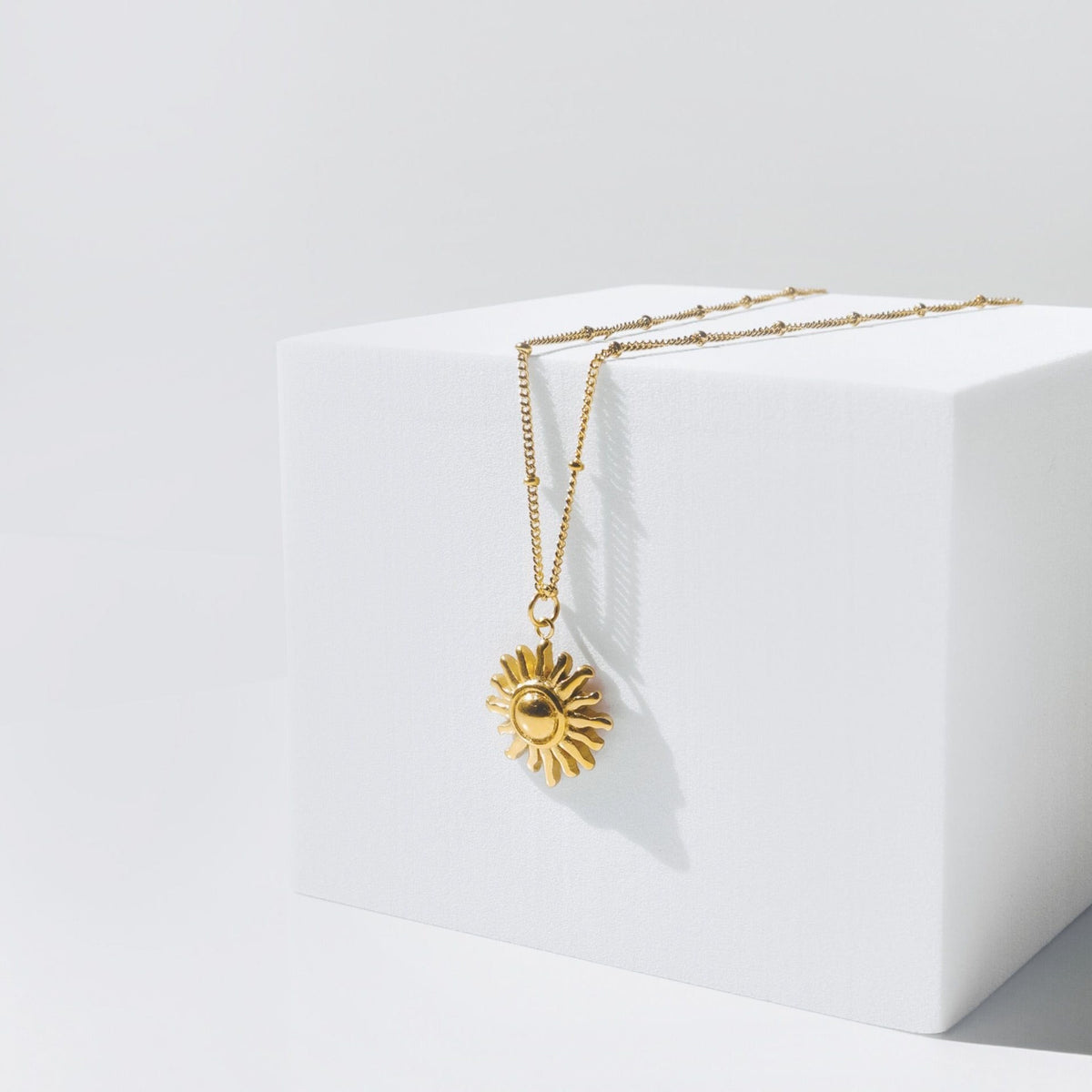 Collier Pendentif Soleil Chaîne Perlée Femme Acier Inoxydable