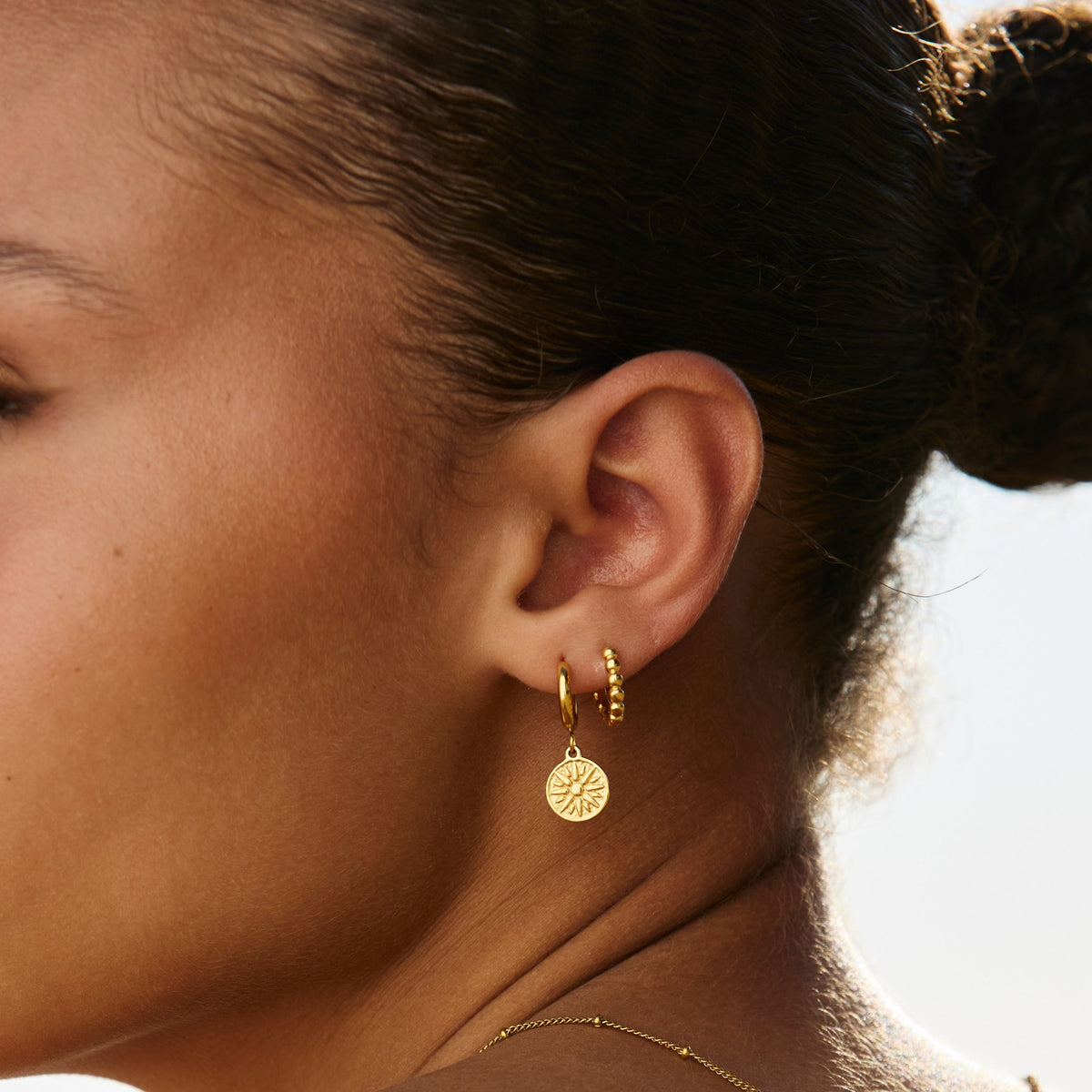 Créoles Pendantes Médaille Soleil Femme Acier Inoxydable