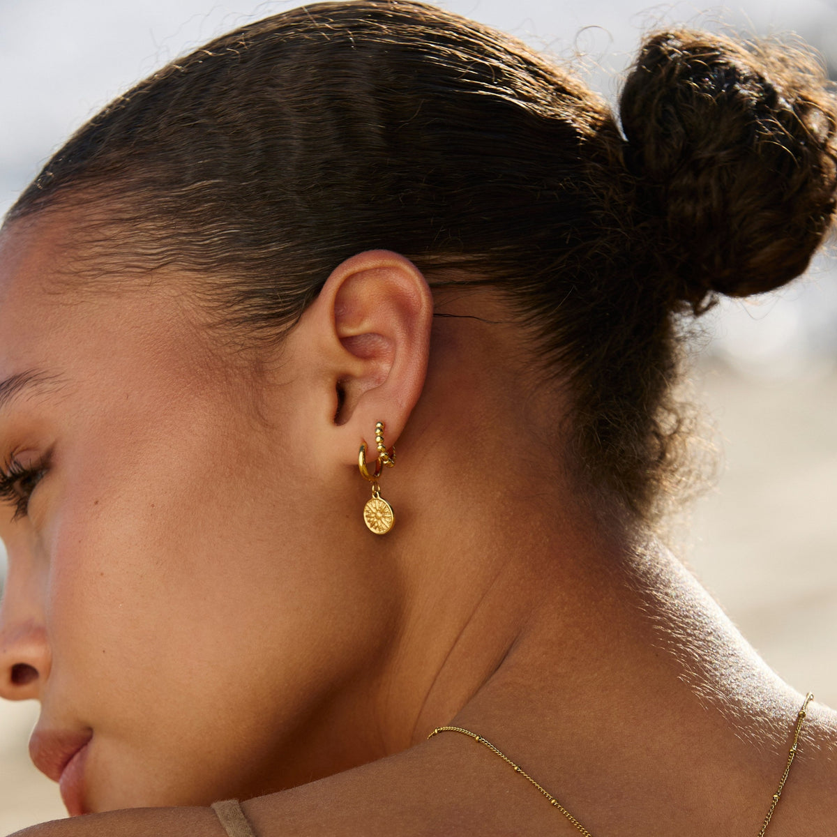 Créoles Pendantes Médaille Soleil Femme Acier Inoxydable